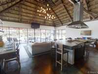 House 1255440482