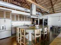 House 1255440493