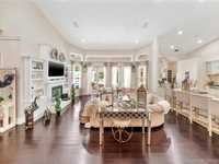 House 1223828587