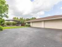 House 1174744073