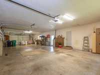 House 1174744076