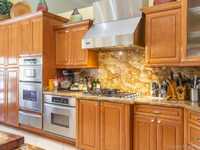 House 1208060565