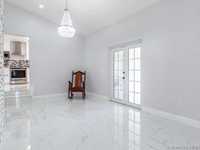 House 1210153295