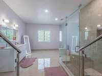 House 1210153392