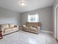 House 1210153471