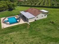 House 1210153495