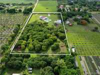 House 1210153551