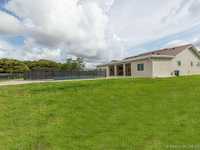 House 1210153686