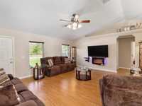 House 1235990451
