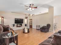 House 1235990452