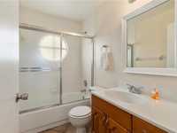 House 1235999680