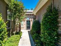 House 1236011952