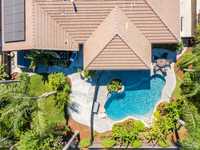 House 1236011984