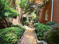 House 1237019206