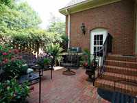 House 1237019208
