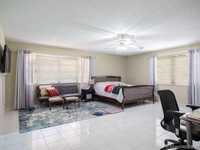House 1244915693