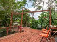 House 1244915740