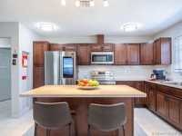 House 1244915674