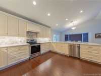 House 1284766527