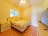 House 1284766677