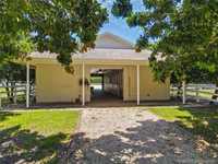 House 1284766504