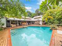 House 1299530171