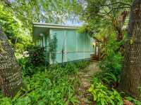 House 1299530187