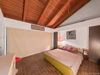 House 1299530157
