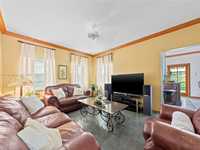 House 1322768761