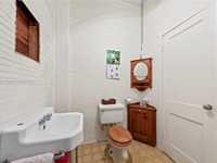 House 1331094904