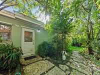House 1331094998