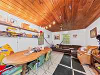 House 1331095031