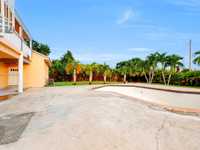 House 1358166077