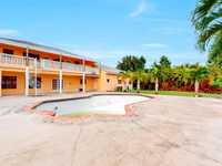 House 1358166082