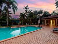 House 1374961315