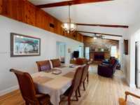 House 1374961372