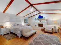 House 1374961379