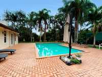 House 1374961440