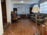 House 1381309037