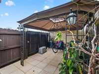 House 1434005300