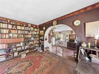 House 1430446781