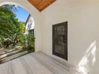 House 1442218817