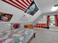 House 1501738043