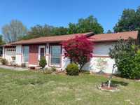 House 1488943582