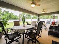 House 1529788405