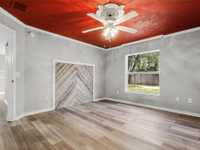 House 1599945549