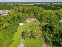 House 1611704496