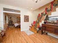 House 1684685840