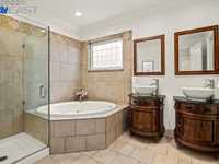 House 1628653811