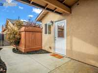House 1628653827